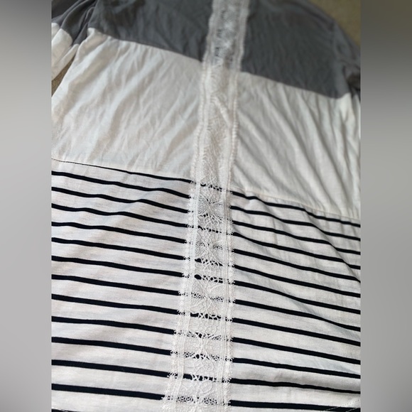 Beautiful woman’s top - Picture 5 of 6